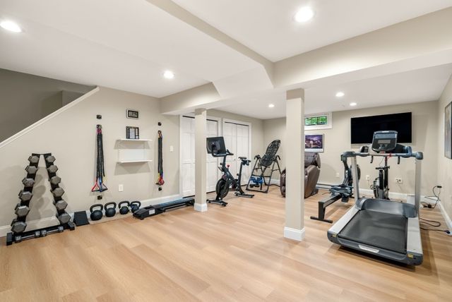 5 Queen Anne Rd, Hopkinton, MA 01748