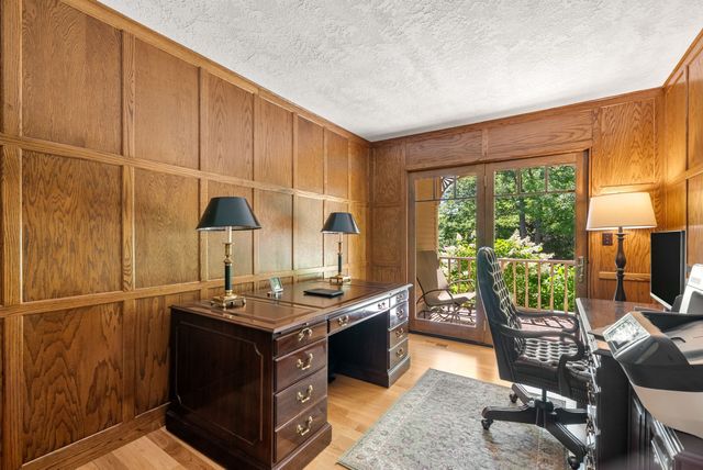 5 Queen Anne Rd, Hopkinton, MA 01748