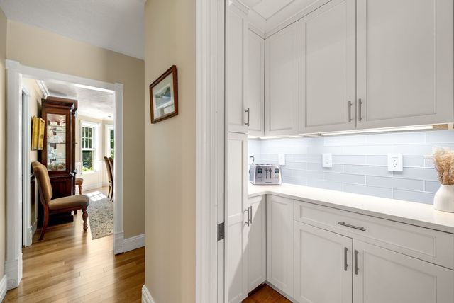 5 Queen Anne Rd, Hopkinton, MA 01748