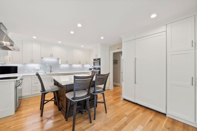 5 Queen Anne Rd, Hopkinton, MA 01748