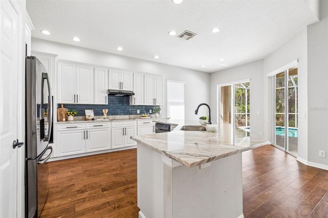 10162 DEERCLIFF DRIVE, Tampa, FL 33647