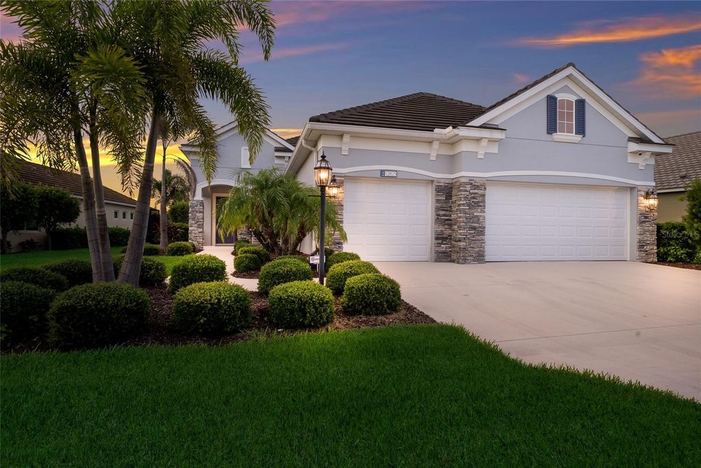 Image 2 of property listing at 12825 COASTAL BREEZE WAY, Bradenton, FL 34211