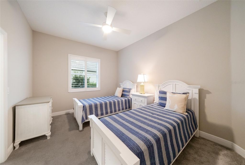 Image 11 of property listing at 12825 COASTAL BREEZE WAY, Bradenton, FL 34211