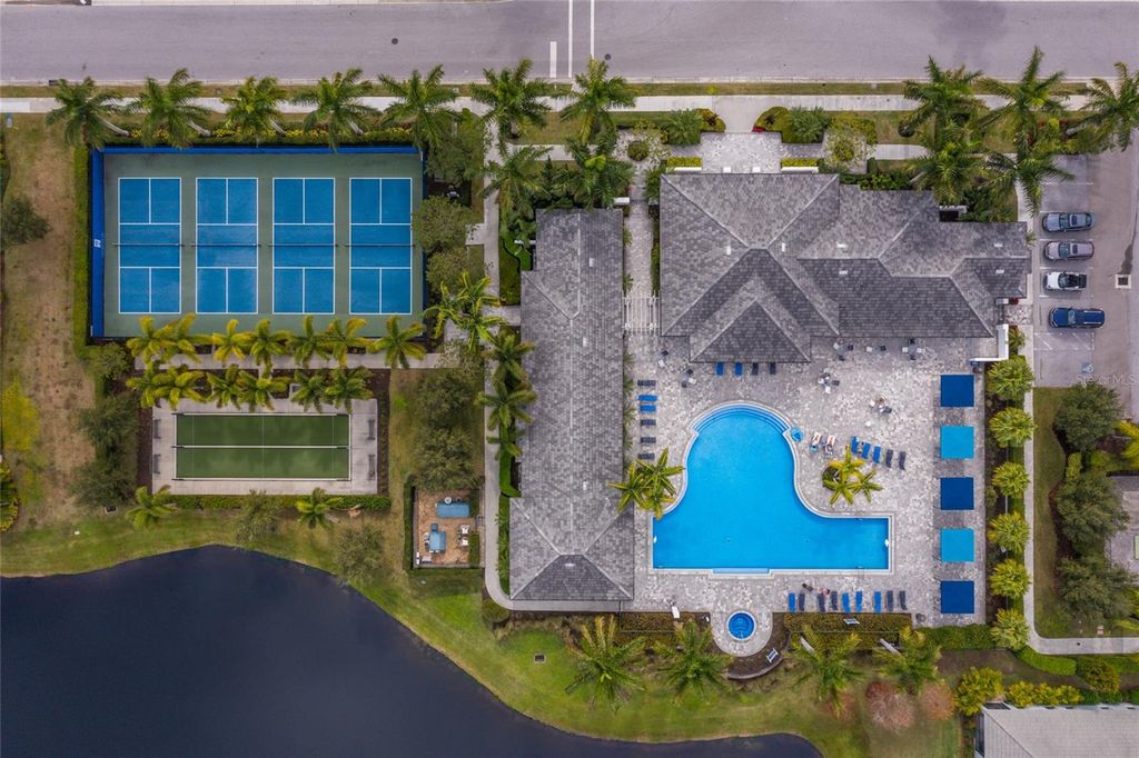 Image 29 of property listing at 12825 COASTAL BREEZE WAY, Bradenton, FL 34211
