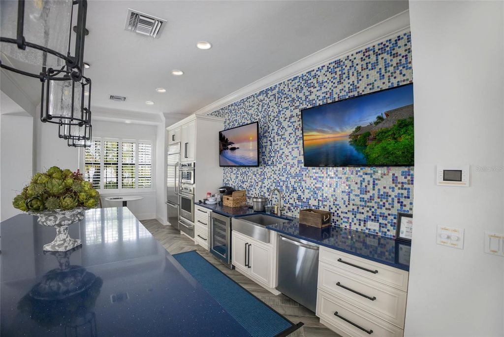 Image 31 of property listing at 12825 COASTAL BREEZE WAY, Bradenton, FL 34211