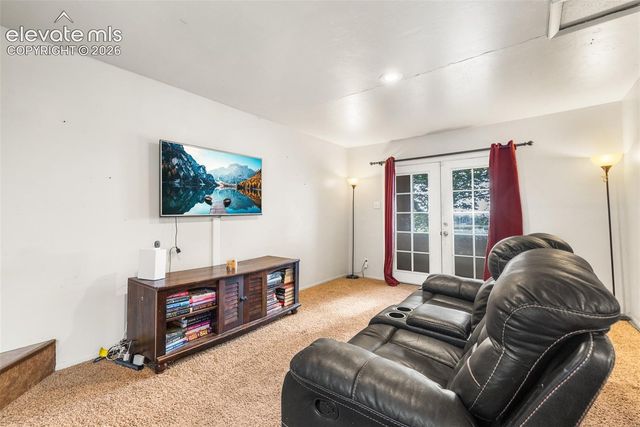 15 MacAlester Road, Pueblo, CO 81001