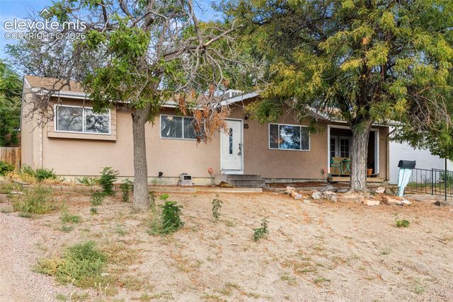 15 MacAlester Road, Pueblo, CO 81001