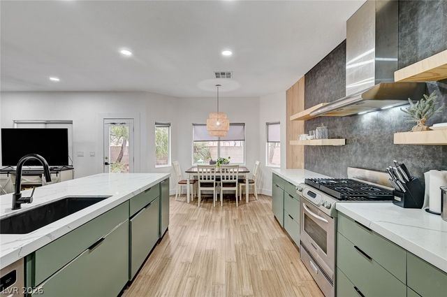 5062 Moose Falls Drive, Las Vegas, NV 89141