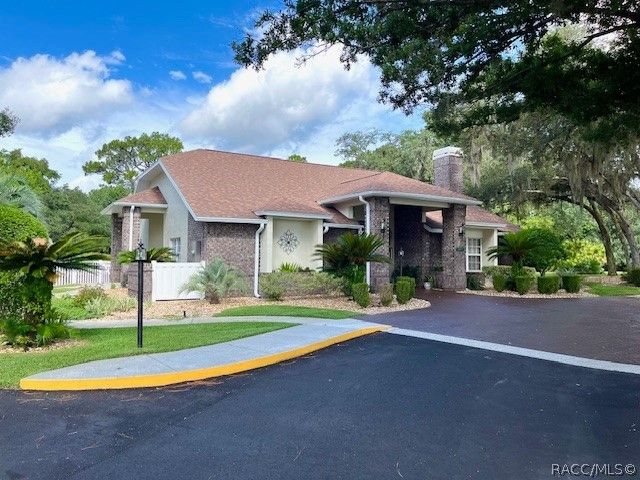 6160 N Misty Oak Terrace, Beverly Hills, FL 34465