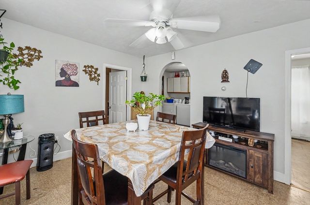 18 Pleasant St, Lowell, MA 01852