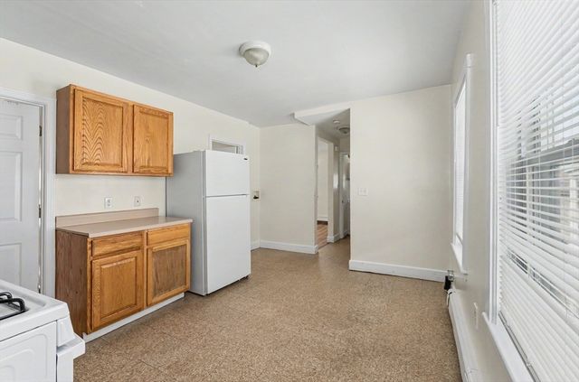 18 Pleasant St, Lowell, MA 01852