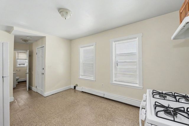 18 Pleasant St, Lowell, MA 01852