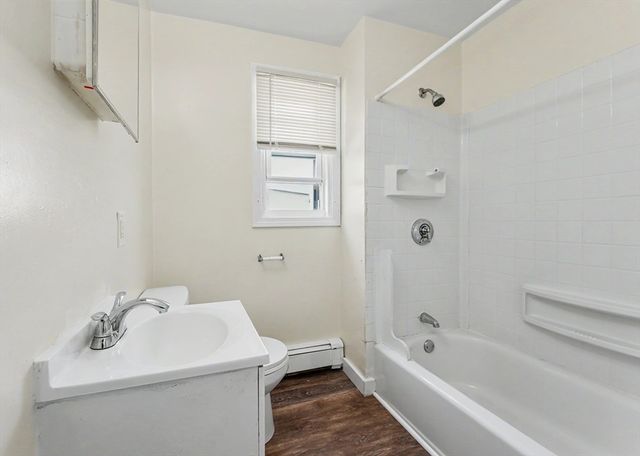 18 Pleasant St, Lowell, MA 01852