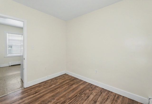 18 Pleasant St, Lowell, MA 01852