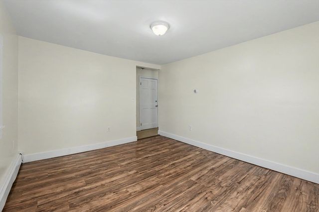 18 Pleasant St, Lowell, MA 01852