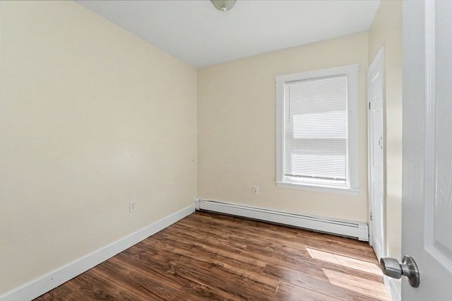 18 Pleasant St, Lowell, MA 01852
