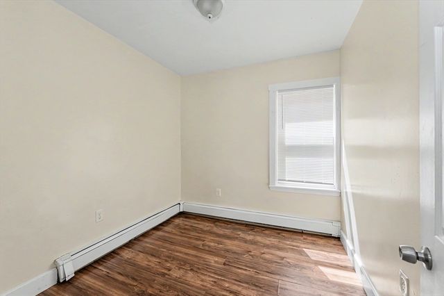 18 Pleasant St, Lowell, MA 01852