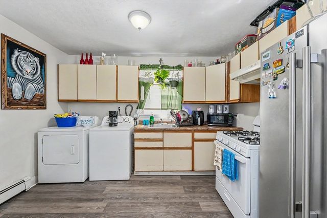 18 Pleasant St, Lowell, MA 01852