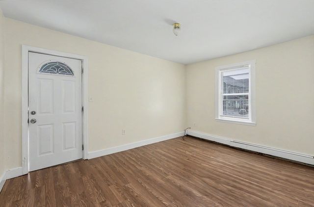 18 Pleasant St, Lowell, MA 01852