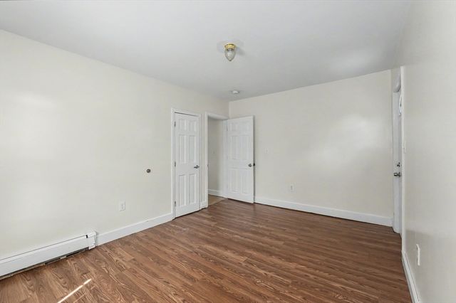 18 Pleasant St, Lowell, MA 01852