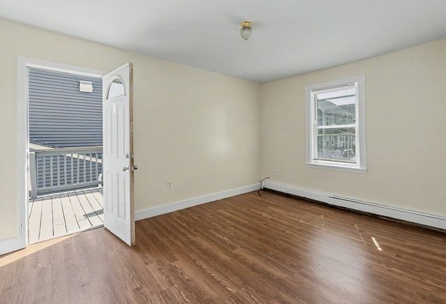 18 Pleasant St, Lowell, MA 01852