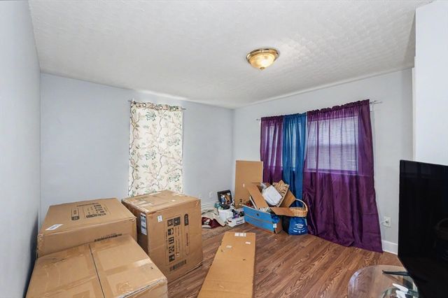 18 Pleasant St, Lowell, MA 01852