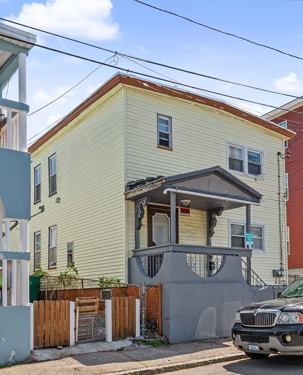 18 Pleasant St, Lowell, MA 01852