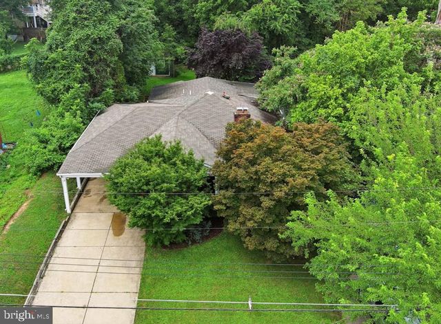 6105 MUNSON HILL RD, Falls Church, VA 22044