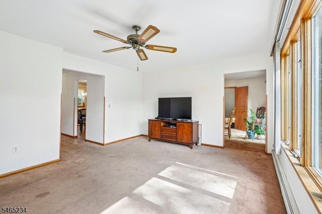 201 Kiwanis Dr, Wayne Twp., NJ 07470