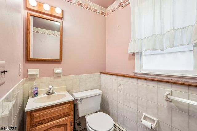 201 Kiwanis Dr, Wayne Twp., NJ 07470