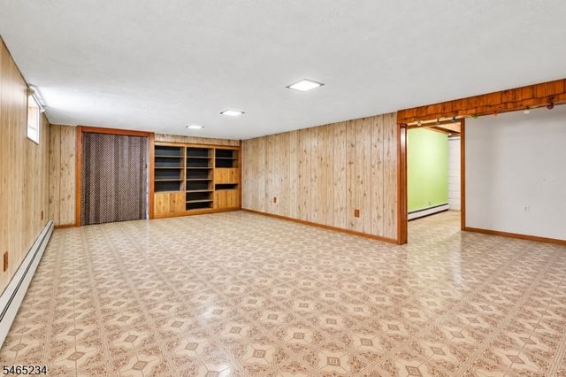 201 Kiwanis Dr, Wayne Twp., NJ 07470