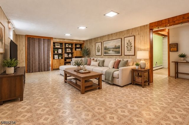 201 Kiwanis Dr, Wayne Twp., NJ 07470