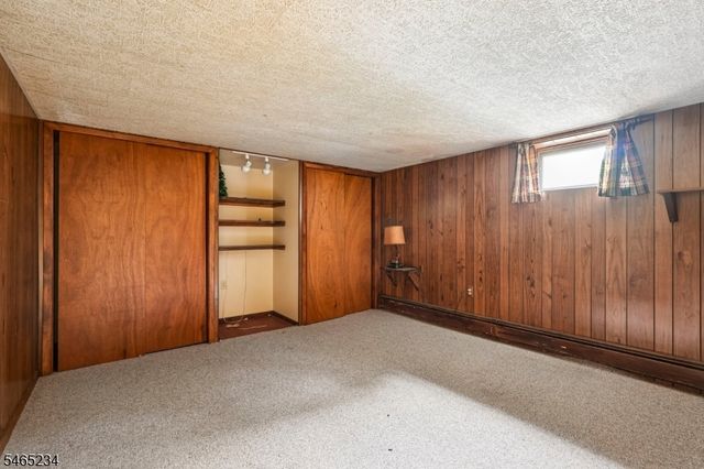 201 Kiwanis Dr, Wayne Twp., NJ 07470