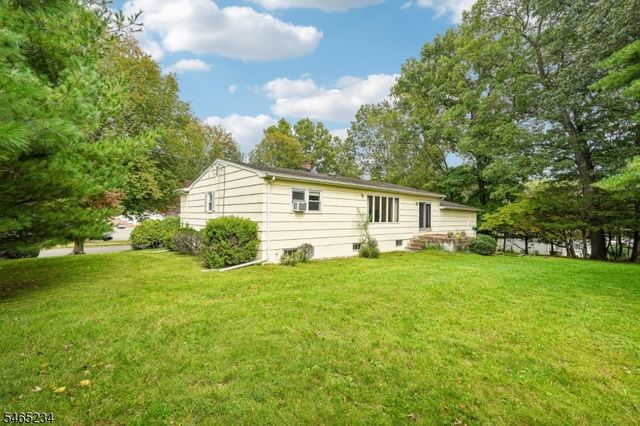 201 Kiwanis Dr, Wayne Twp., NJ 07470