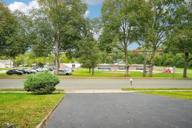 201 Kiwanis Dr, Wayne Twp., NJ 07470