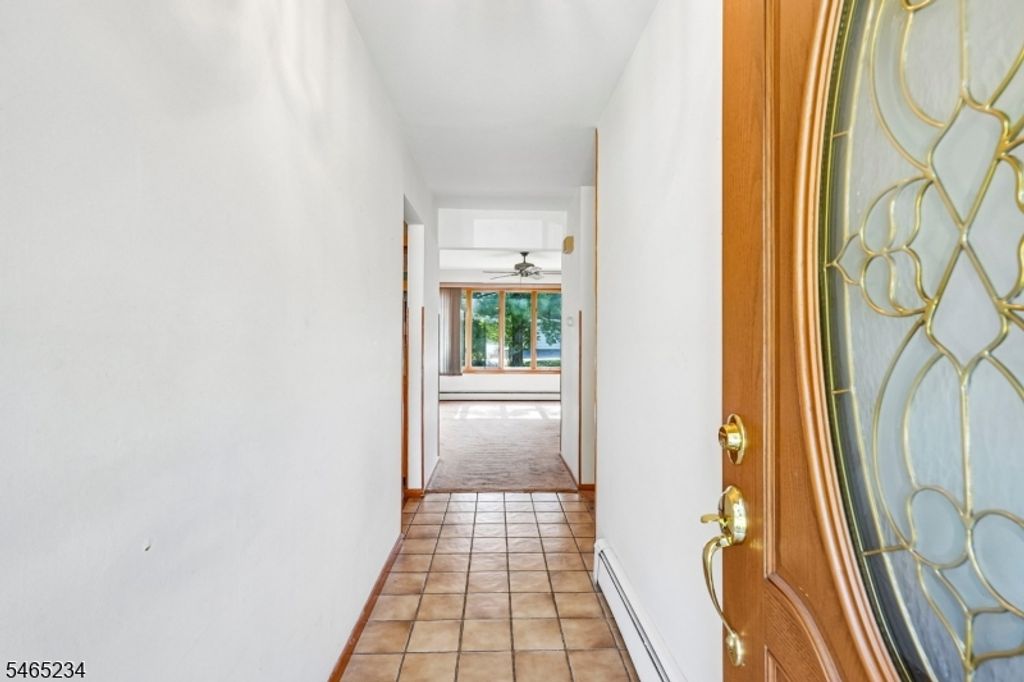 201 Kiwanis Dr, Wayne Twp., NJ 07470 — photo 4
