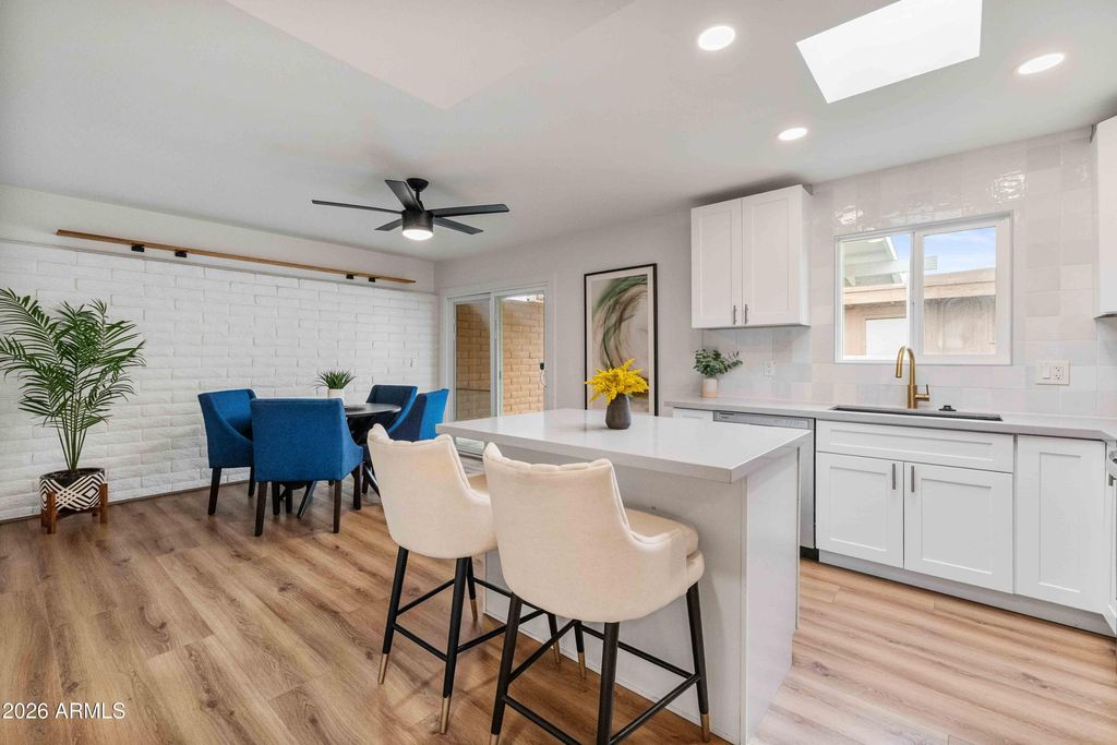 3728 E SUNNYSIDE Drive, Phoenix, AZ 85028 — photo 3