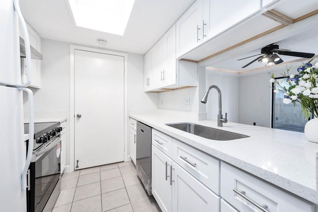 3921 Tanglewilde Street 3921, Houston, TX 77063