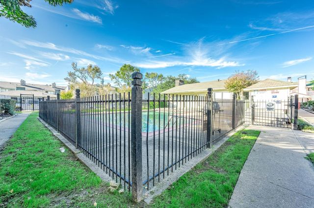 3921 Tanglewilde Street 3921, Houston, TX 77063