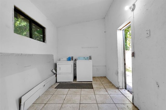 1918 NW 19th Ave, Miami, FL 33125