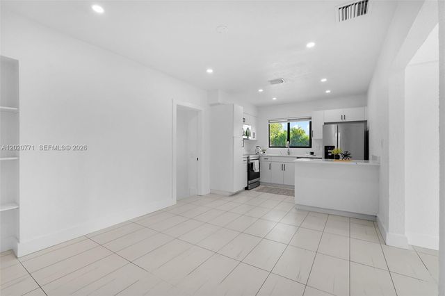 1918 NW 19th Ave, Miami, FL 33125