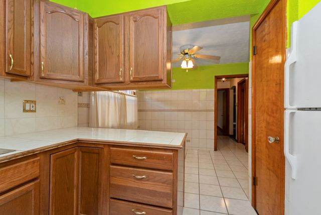 8834 S Oglesby Avenue, Chicago, IL 60617