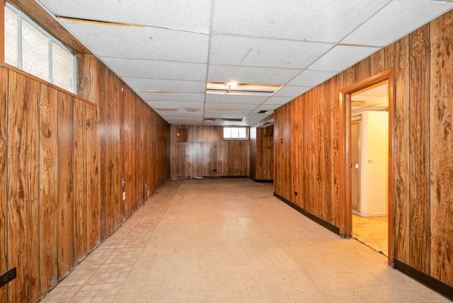 8834 S Oglesby Avenue, Chicago, IL 60617