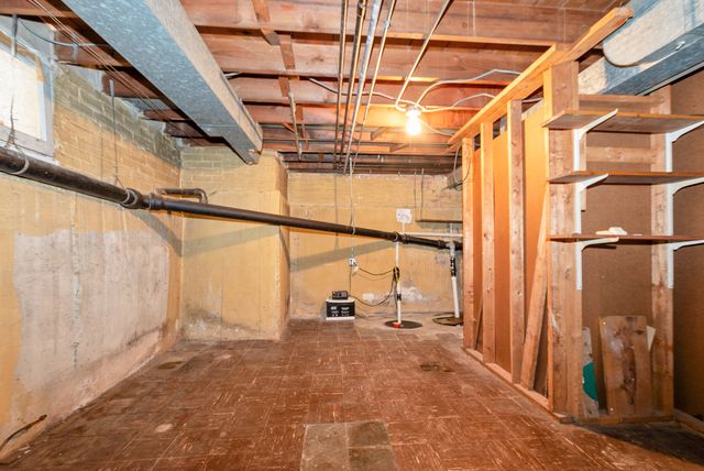 8834 S Oglesby Avenue, Chicago, IL 60617