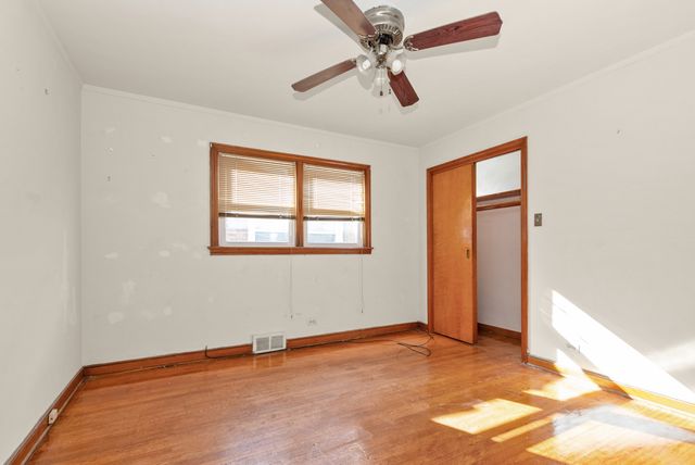 8834 S Oglesby Avenue, Chicago, IL 60617