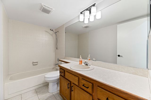 1239 Old Mill Lane, Elk Grove Village, IL 60007