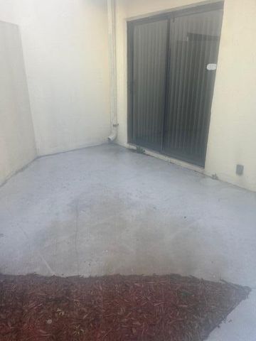 639 Executive Center Drive, West Palm Beach, FL 33401