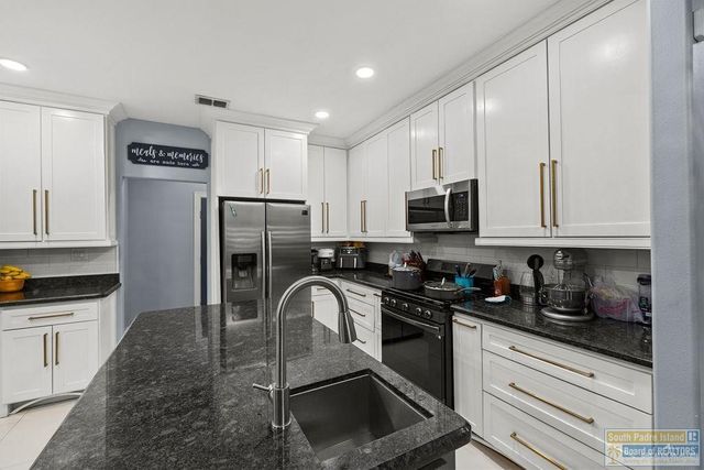 9430 Cajun Boulevard, Los Fresnos, TX 78566