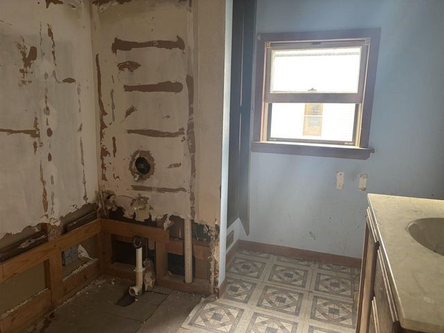 543 JACKSON STREET, Oshkosh, WI 54901