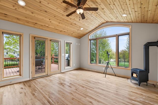 4895 Eagle Ridge Road, Loretto, MN 55357